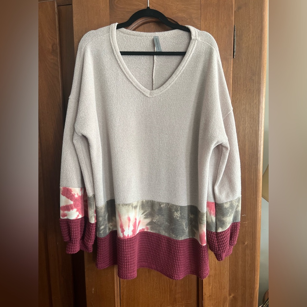 Honeyme V-Neck Sweater in Cream and Burgundy with Tie-Dye Details